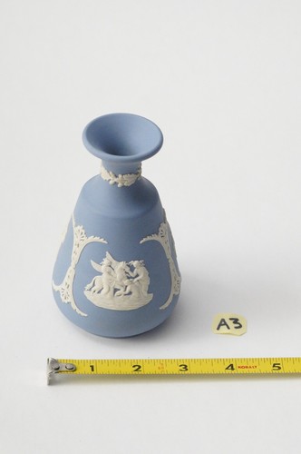 Vintage 1970s wedgwood - wedgwood, blue