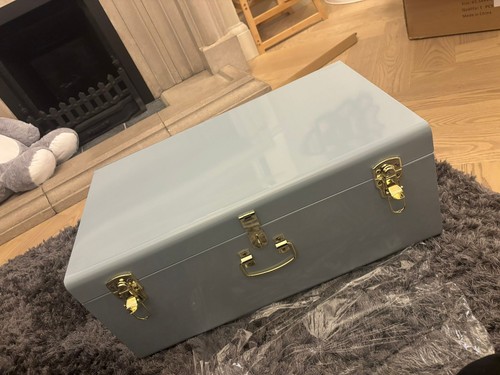 Large blue metal trunk - blue,