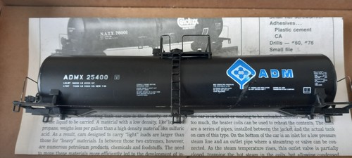 Walthers adm tanker boxed - adm,
