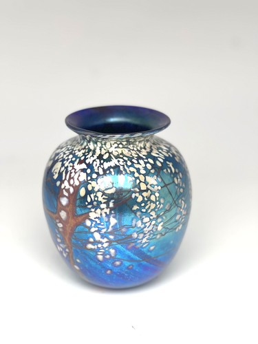 Blue luster vase - blue, with