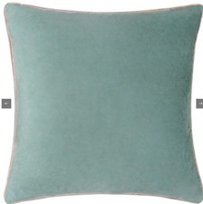 Paoletti Meridian Velvet Piped