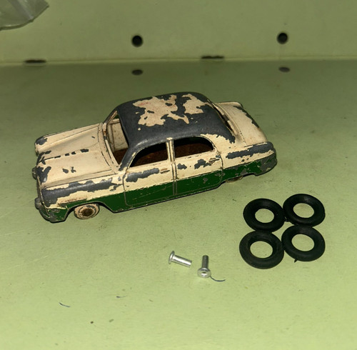 Dinky 162 ford - 162, sedan