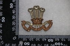 BRITISH ARMY METAL CAP BADGE