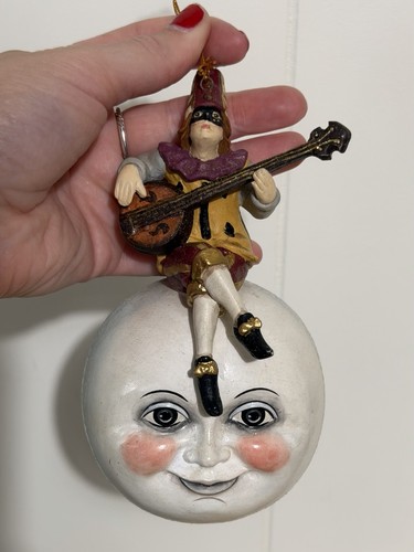 Pulcinella playing mandolin - pulcinella,