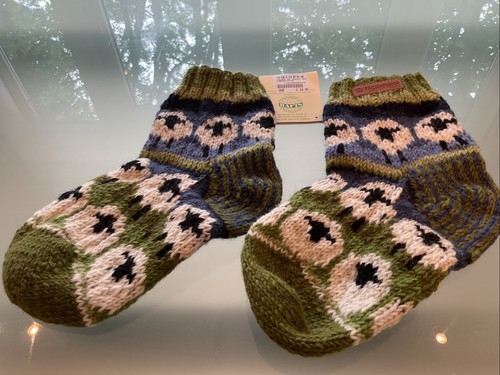 Pachamama handknit 100 wool - handknit, 100%