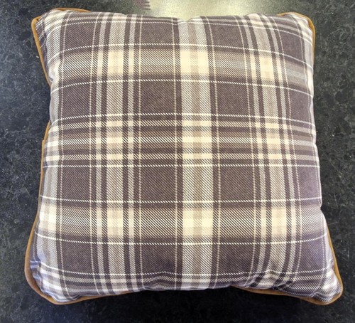 New swift scatter cushion - swift,