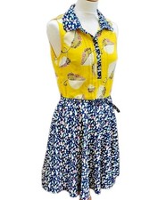 Traffic People Dress Yellow