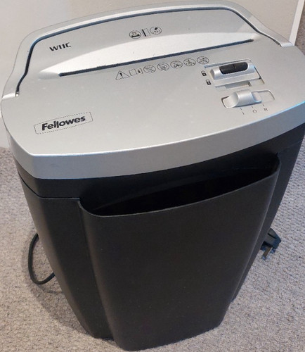 Fellowes w11c cross - cross-cut, paper