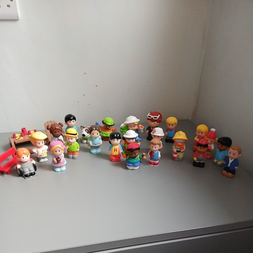 Elc happyland figures mix - 23,