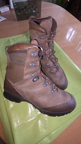 Lowa military boots jumper