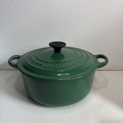 Creuset green cast iron - le,