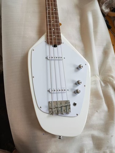 Custom vox white - white, bass