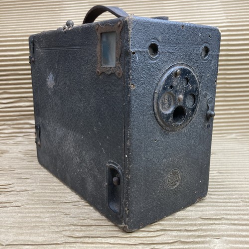 Clincher box camera - box,