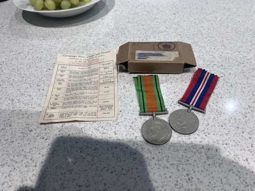 Pair world war medals - pair,