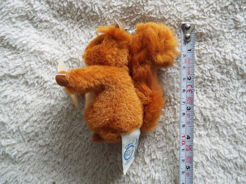 Squirrel nutkin keyring plush - nutkin,