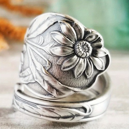 Vintage zinc alloy daisy - vintage,