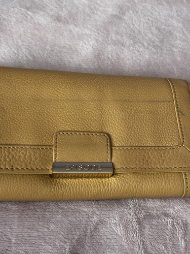 Vintage soft yellow - soft,