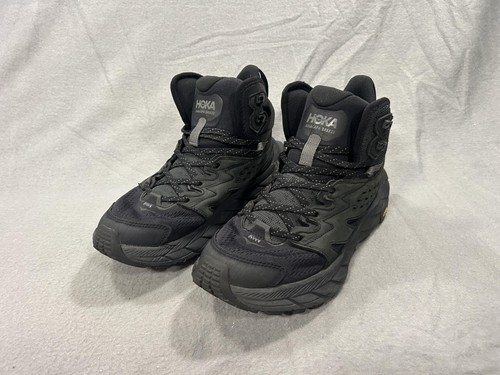 Hoka one - one,