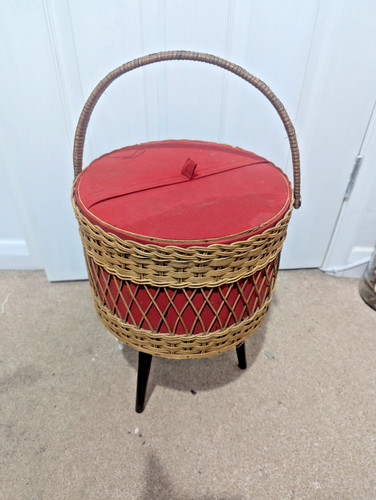 Wicker sewing basket - , with