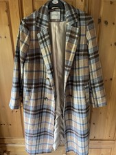 A Gorgeous Winter Coat In Lovely Colours. Button Front And Side Pockets.