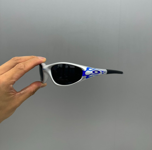 Vintage y2k oakley straight - oakley,