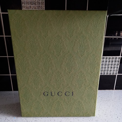 Authentic gucci empty green - gucci,