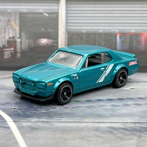 Hot wheels nissan - hot, h/t