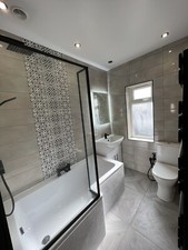 Bathroom fitter suite bath