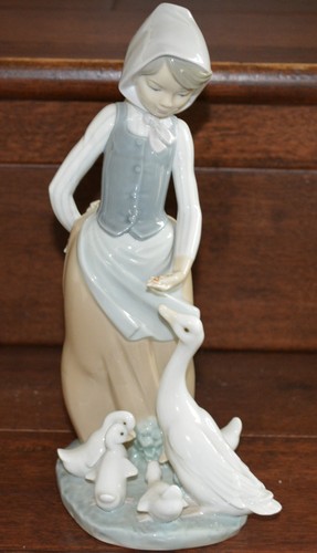 Lladro spain figurine - lladro spain, girl