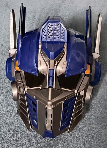 Transformer optimus prime - optimus,
