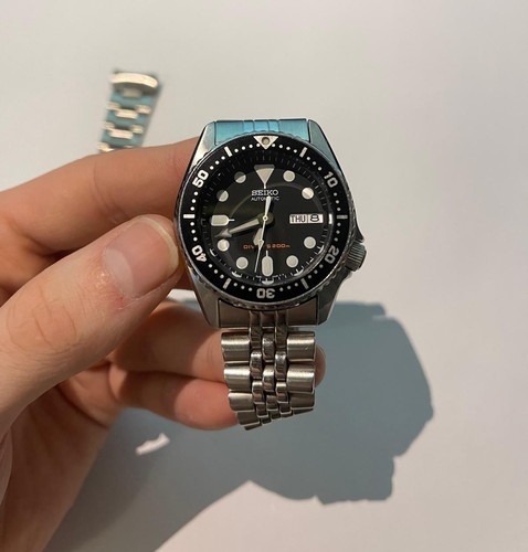 Seiko men black watch - seiko,