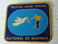 pin's pins badge Boules