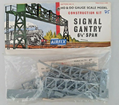 Airfix signal gantry - 00,