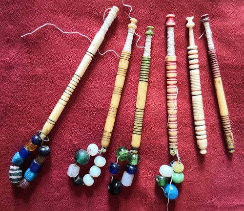 Six banded antique bone lace - bone,