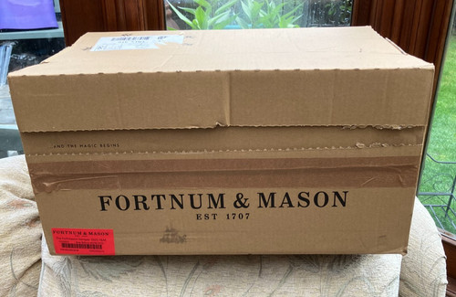 Fortnum mason m - mason, f&m