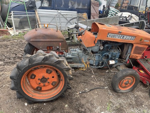 Kubota l2201 compact tractor - l2201,