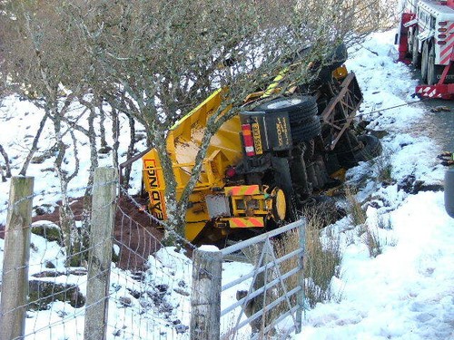 Photo 6x4 overturned - photo, gritter