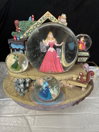 Disney snow globe - snow,