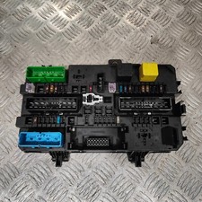 2004 VAUXHALL ASTRA H REAR FUSE BOX UNIT 13145017
