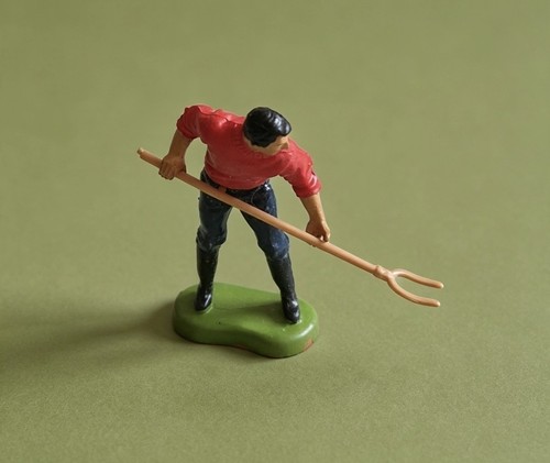 Britains deetail farm - britains, labourer