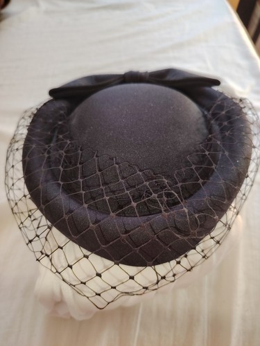 Ladies tasteful hat - ladies, formal