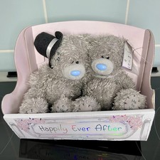 Bride & Groom in Carriage