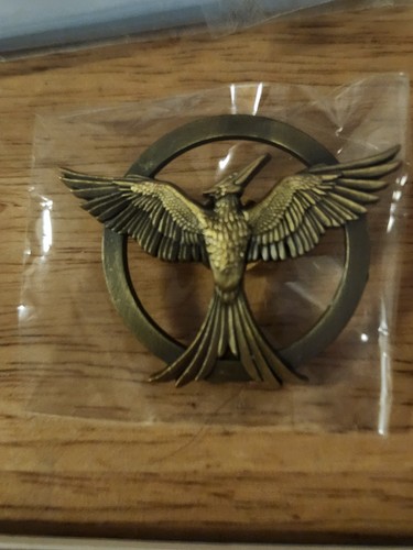 Hunger games mockingjay pin - hunger,