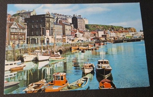 Whitby the harbour england - whitby, uk