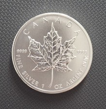 2011 Canadian Maple Leaf Silver Bullion Coin 1 oz .9999 Capsule Included