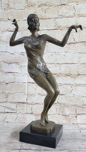 Art deco signed - signed, chiparus