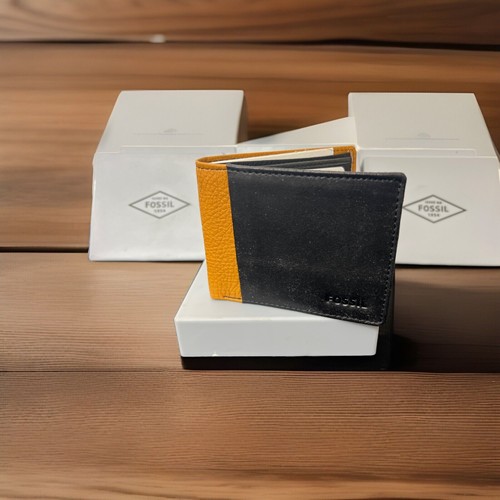 Fossil logo embossed bifold - fossil,