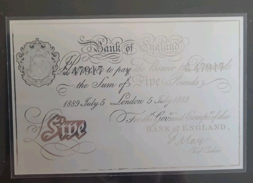 The white fiver silver - white,