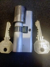 Banhams lock with 2 keys- M5000