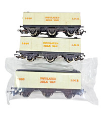Rake Of 3 Hornby R671 LMS OO